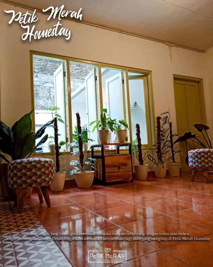 Petik Merah Homestay Pakualaman Exterior foto